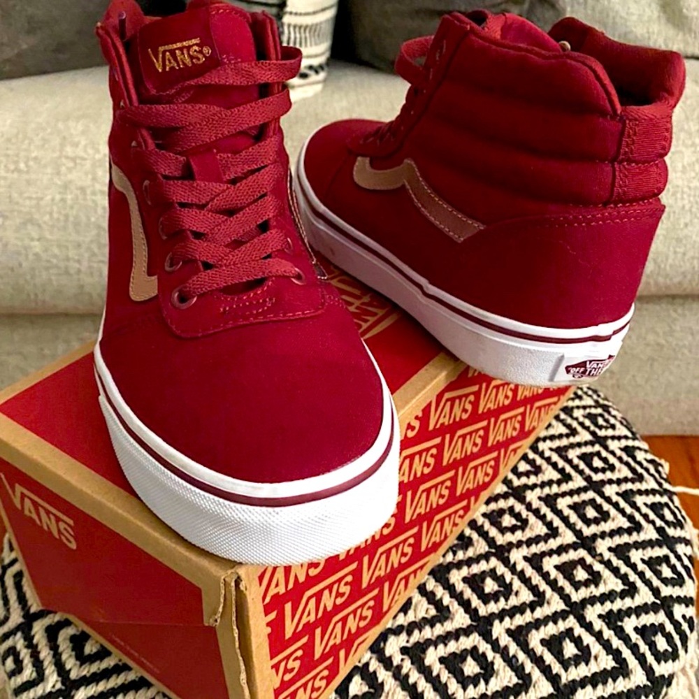 Like new - High top pair of Vans